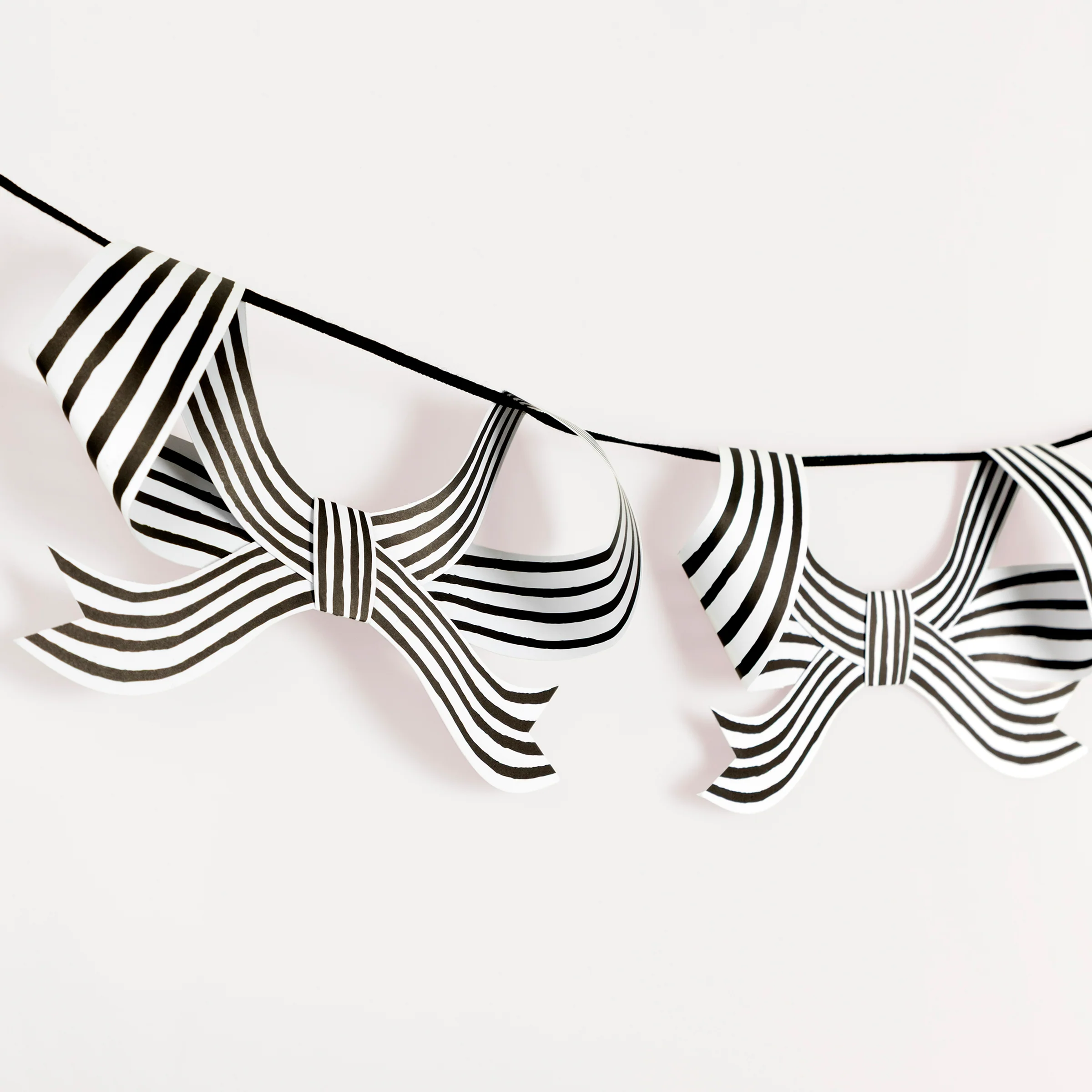 Black & White Stripy Bow Garland - Image 3