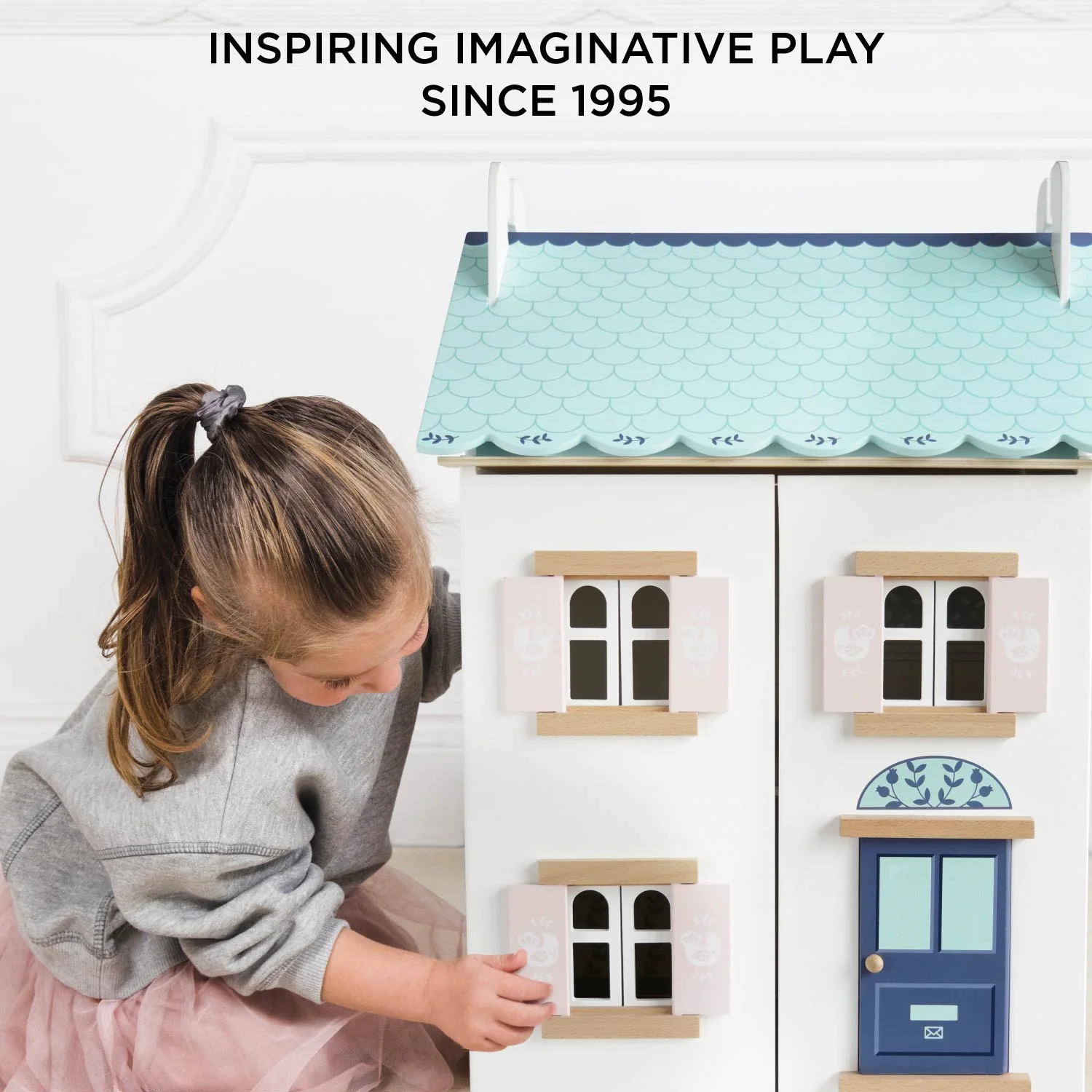 Bluebelle Wooden Dolls House - Image 7
