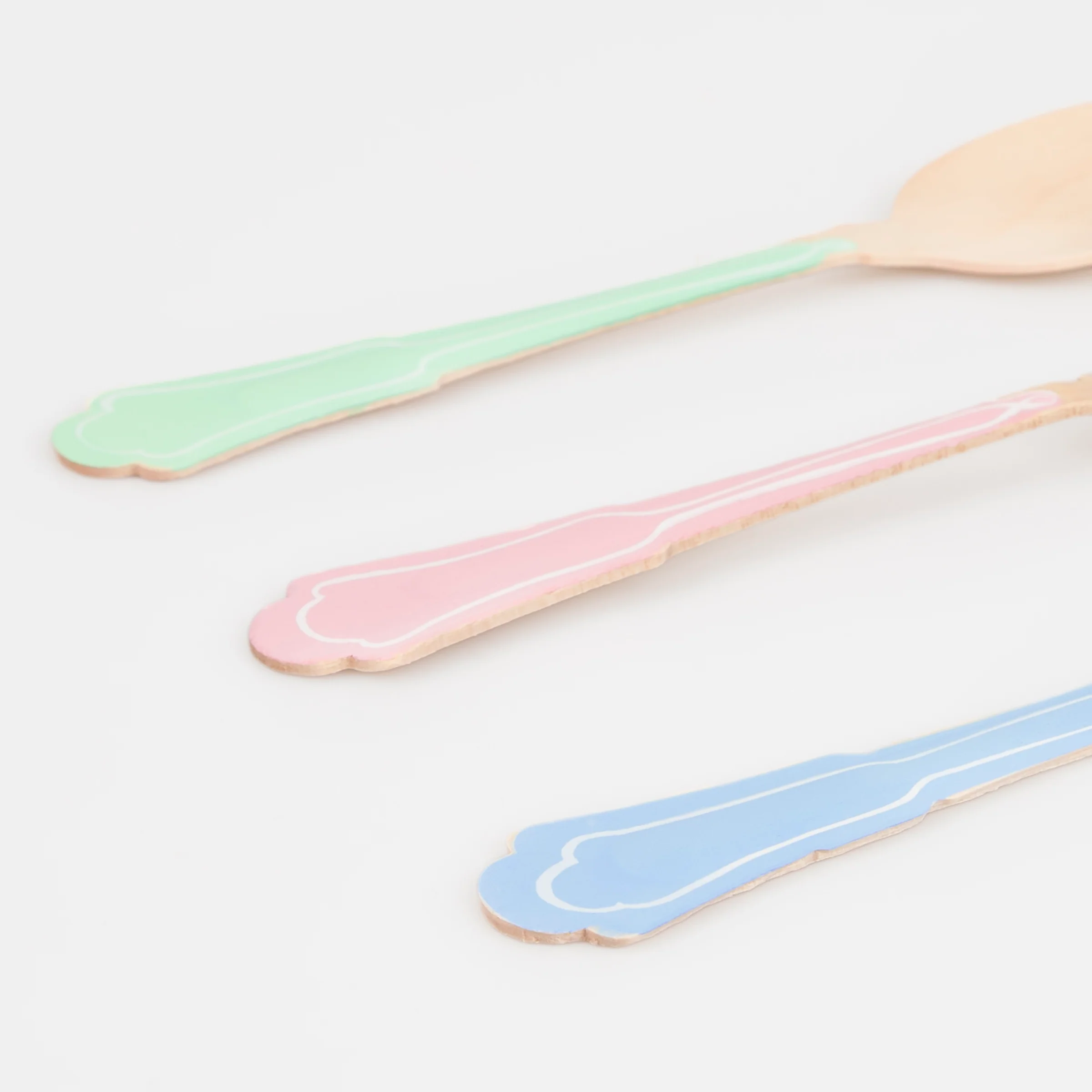 Elegant Mixed Colour Wooden Cutlery Set (x 24) - Image 4