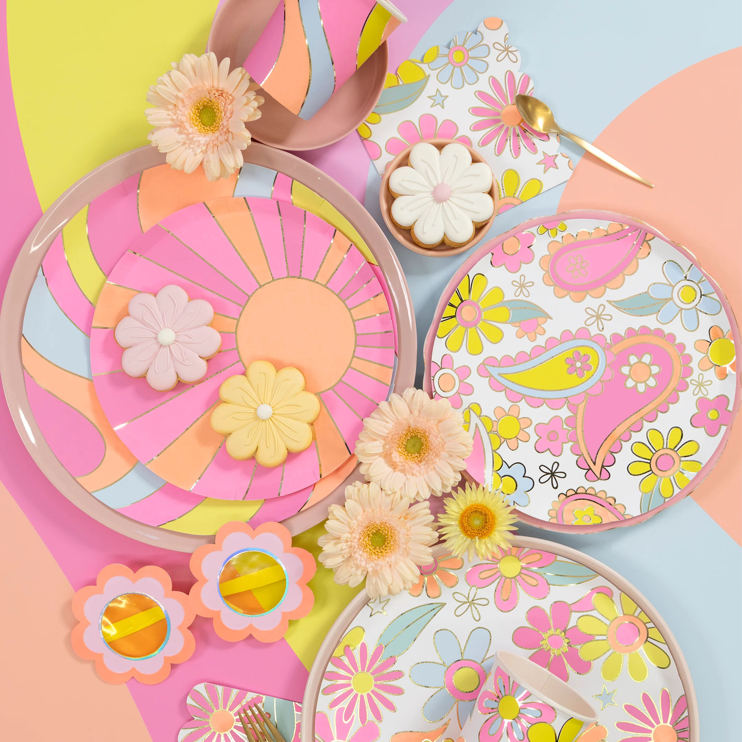 Flower Power Dinner Plates (x 8) - Image 2