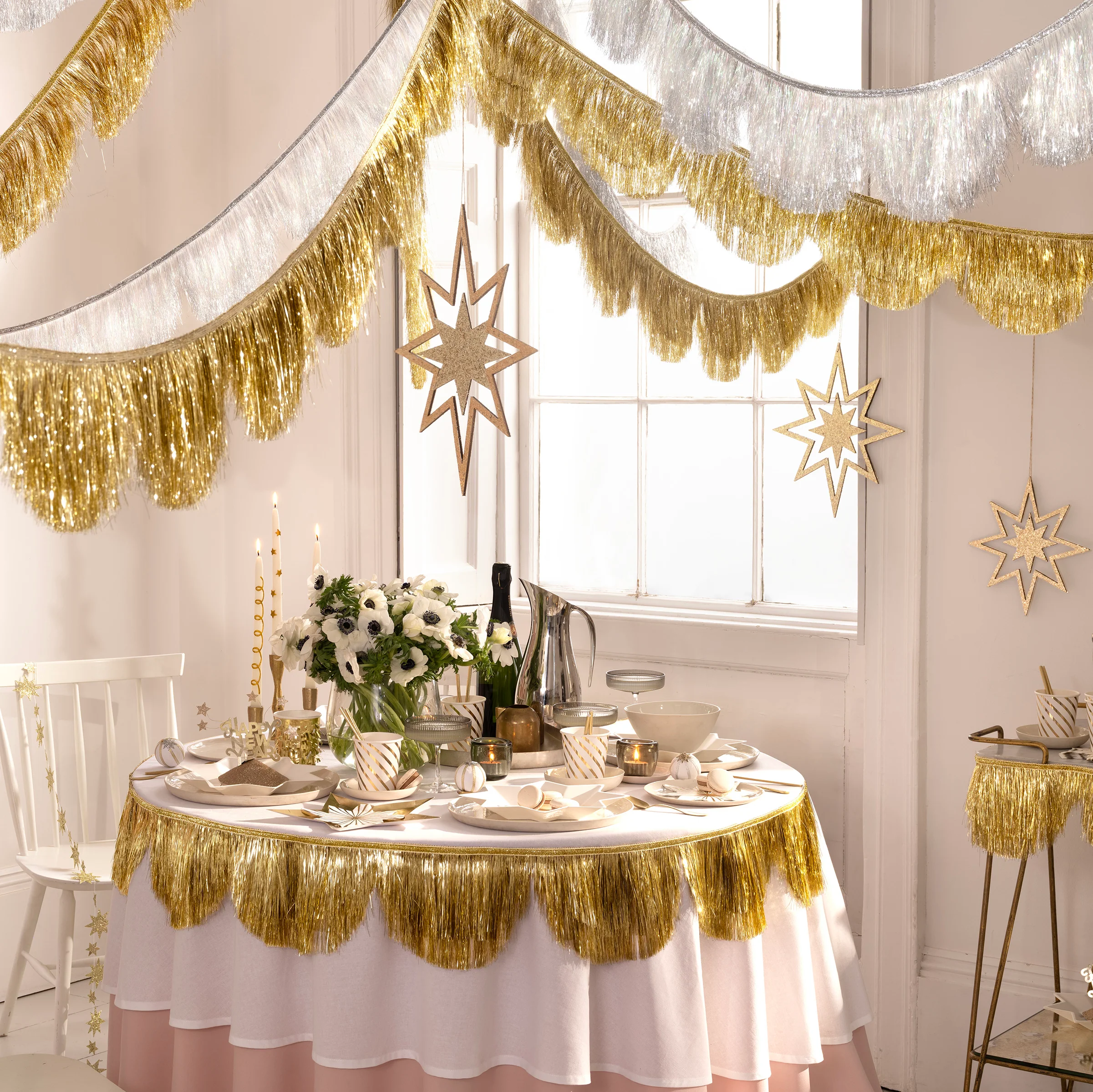 Gold Tinsel Scallop Garland - Image 2