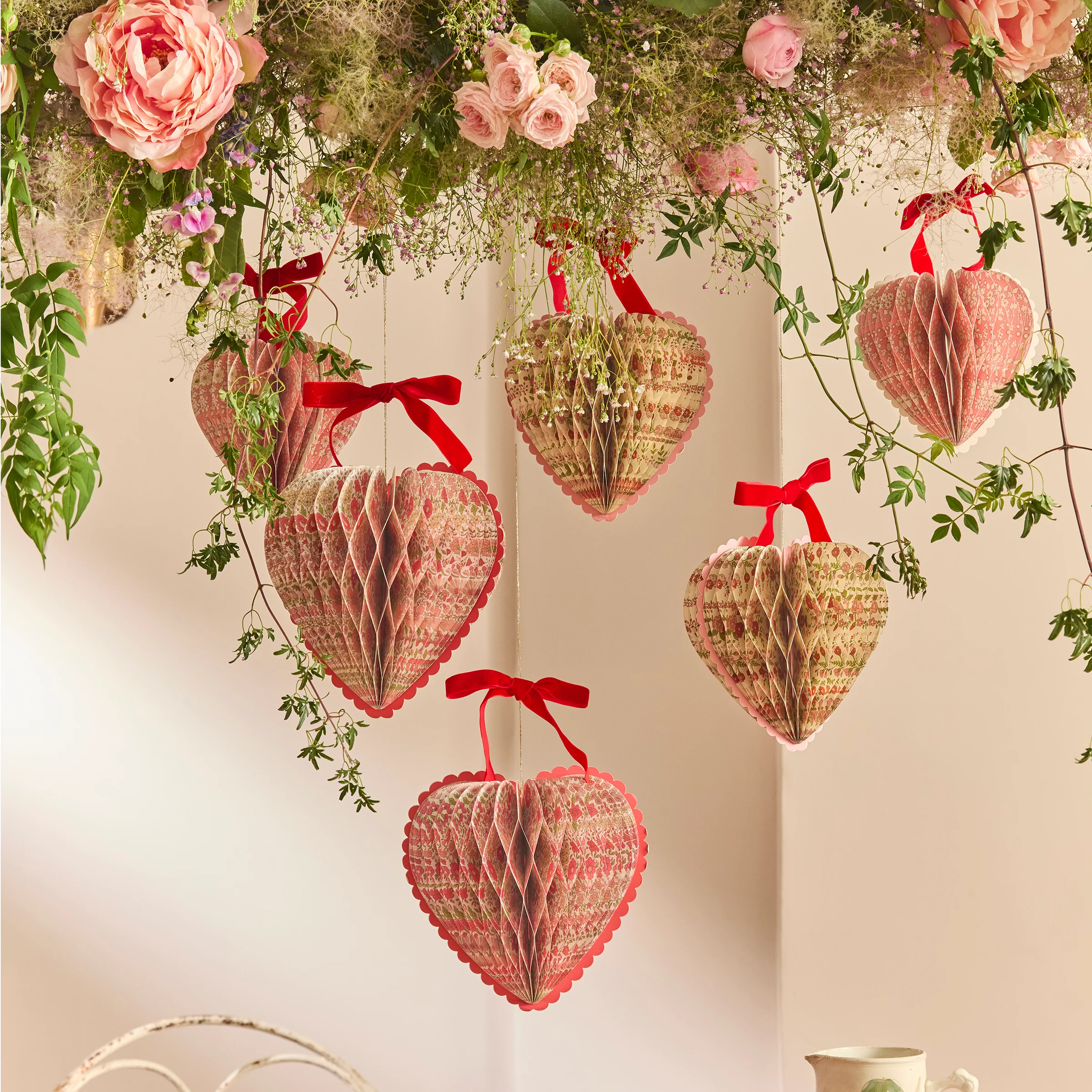 Meri Meri x Liberty Paper Honeycomb Heart Decorations (x 3) - Image 2