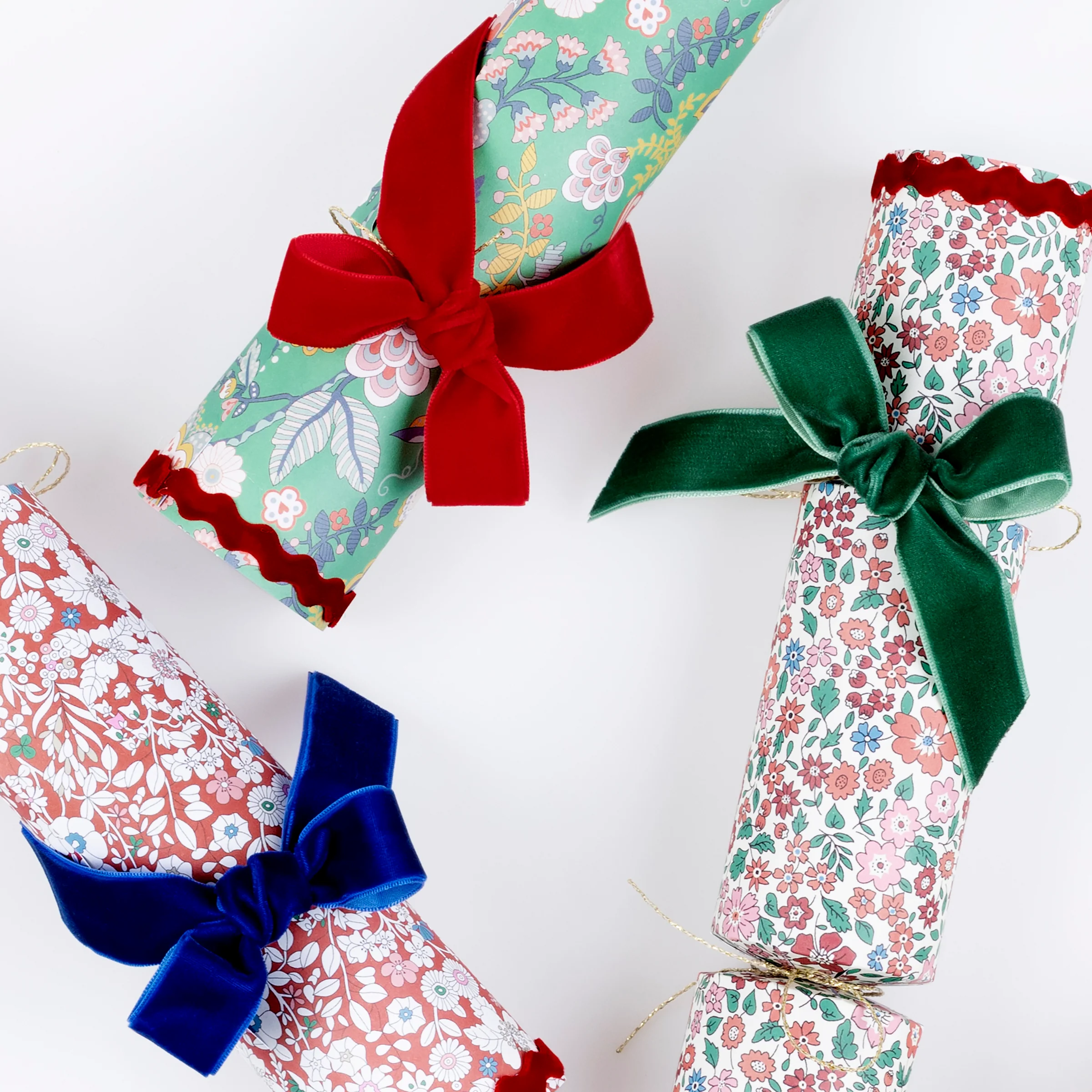 Meri Meri x Liberty Velvet Bow Crackers (x 6) - Image 4