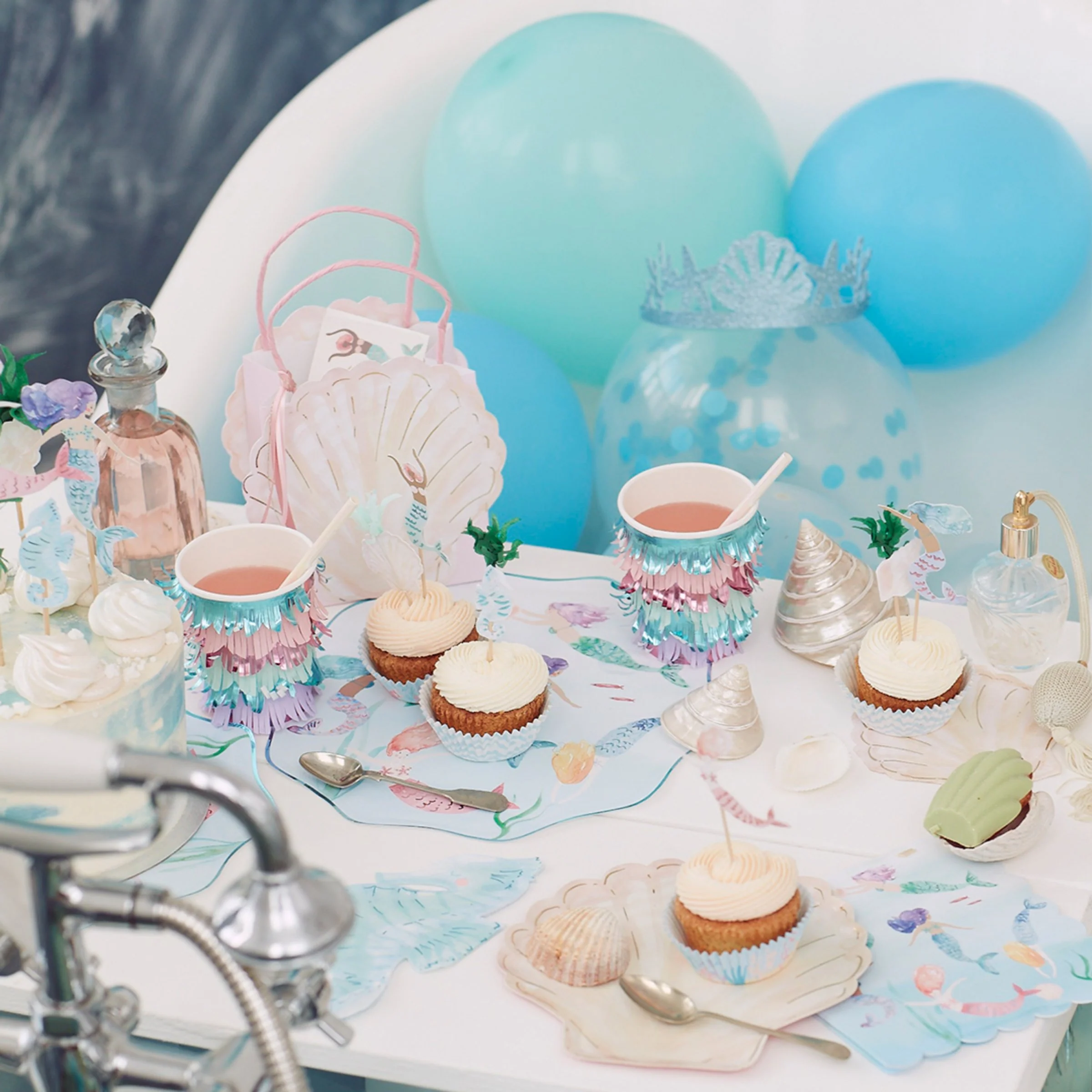 Mermaid Scalloped Fringe Cups (x 8) - Image 4