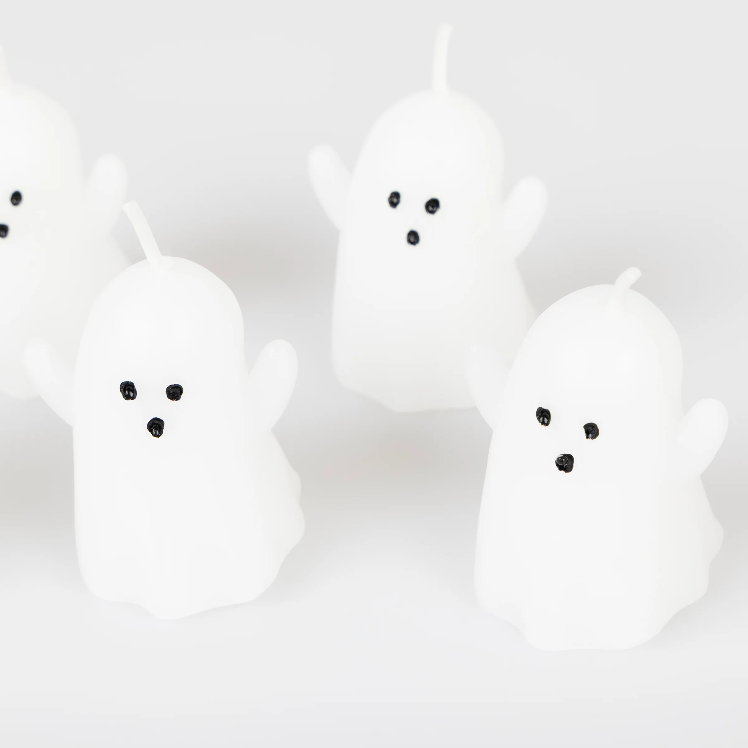 Mini Ghost Candles (x 5) - Image 4
