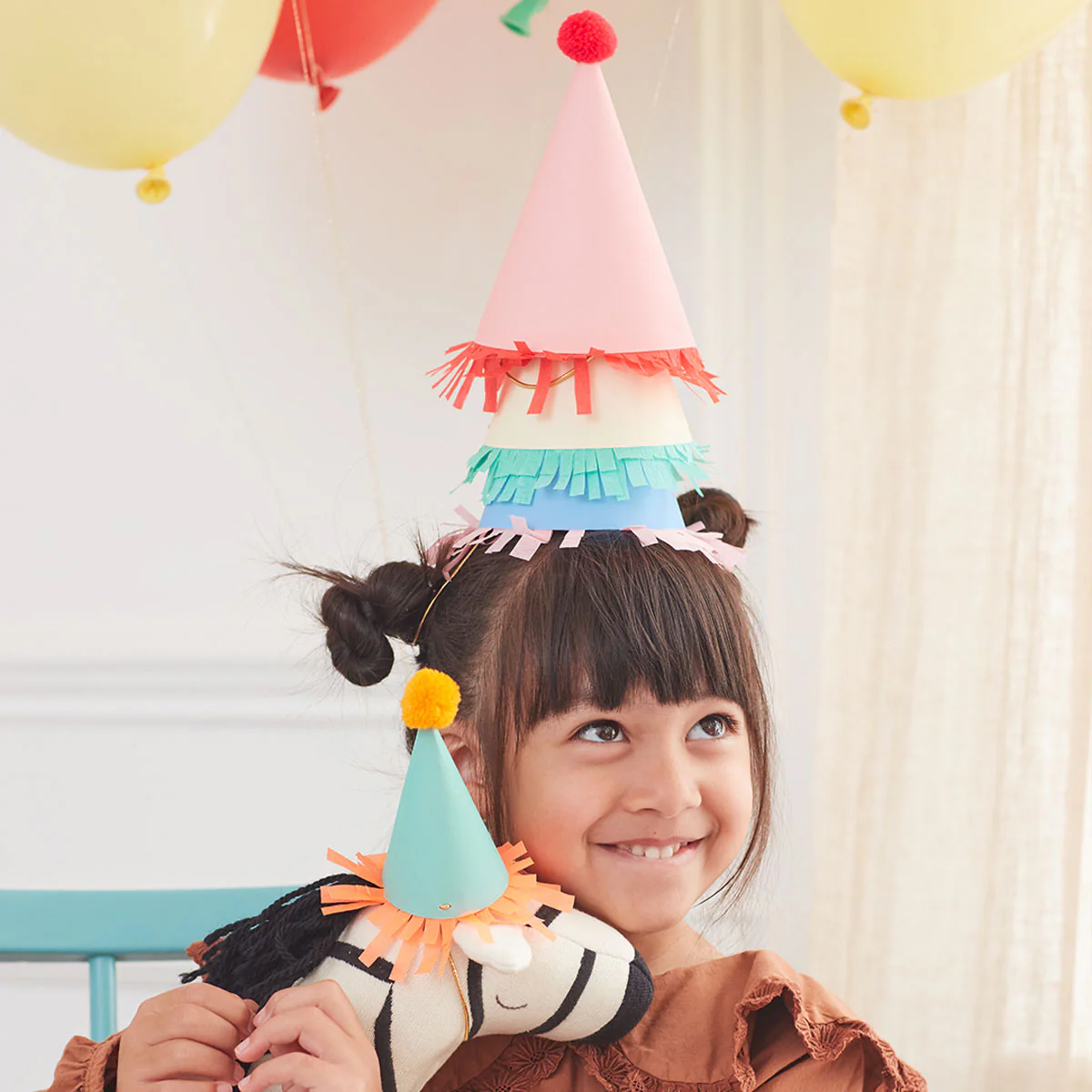 Mini Party Hats (x 8) - Image 2