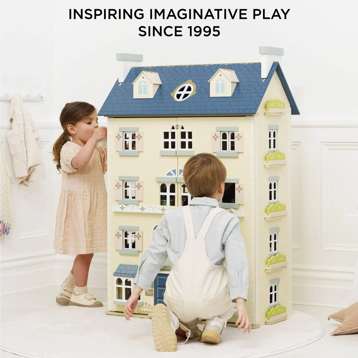 Palace Wooden Dolls House - Image 7