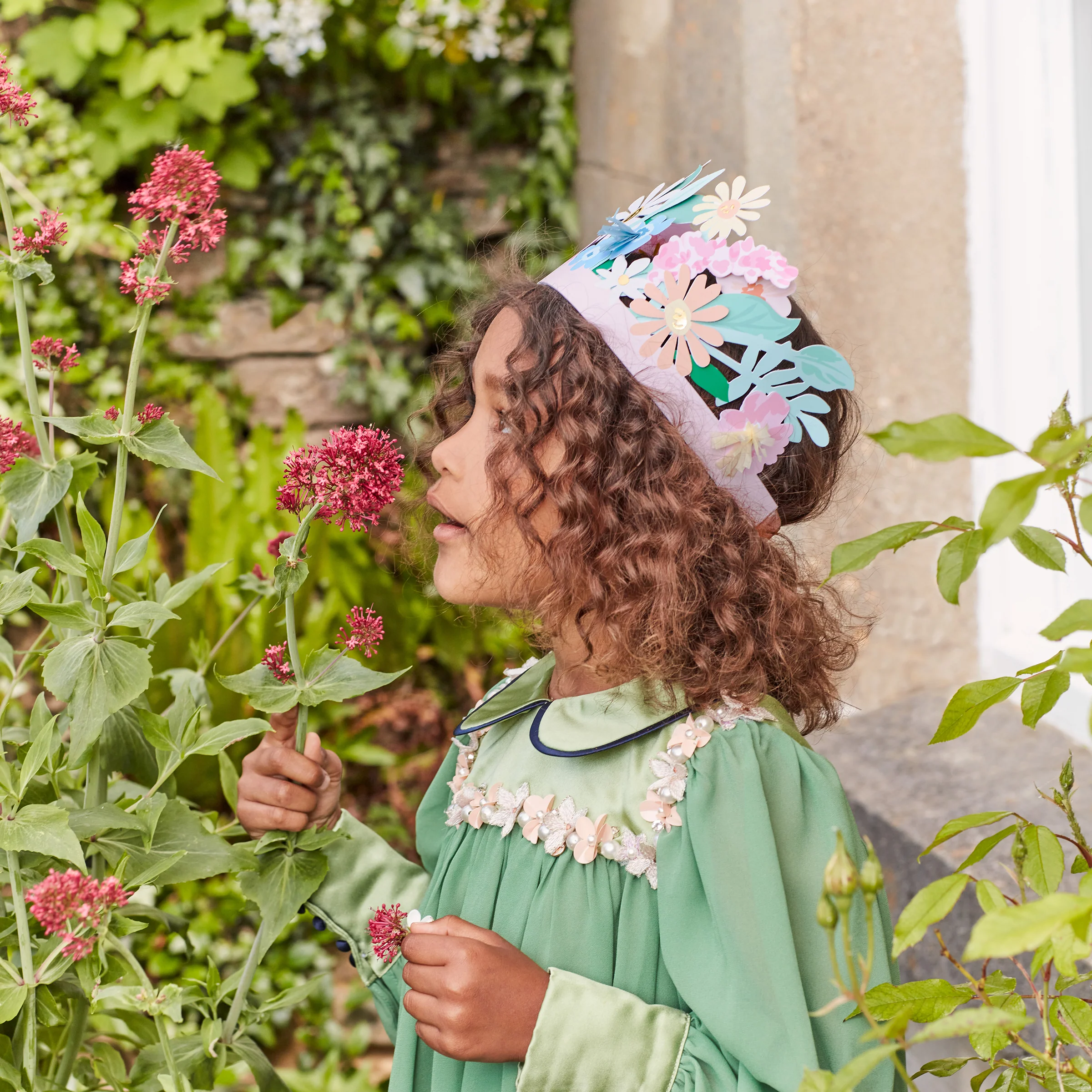Paper Flower Headdress (x 8) - Image 2