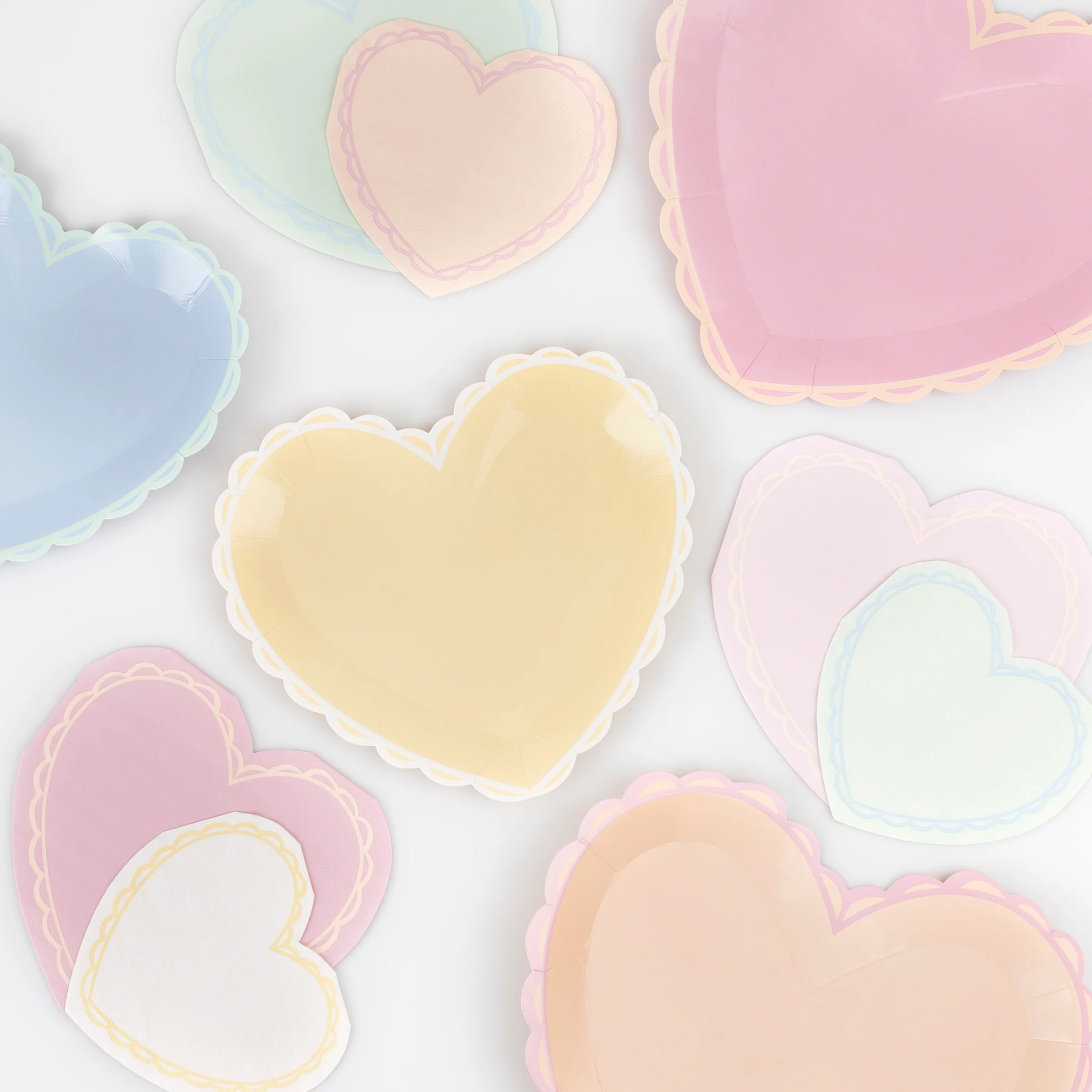 Pastel Heart Large Plates (x 8) - Image 3