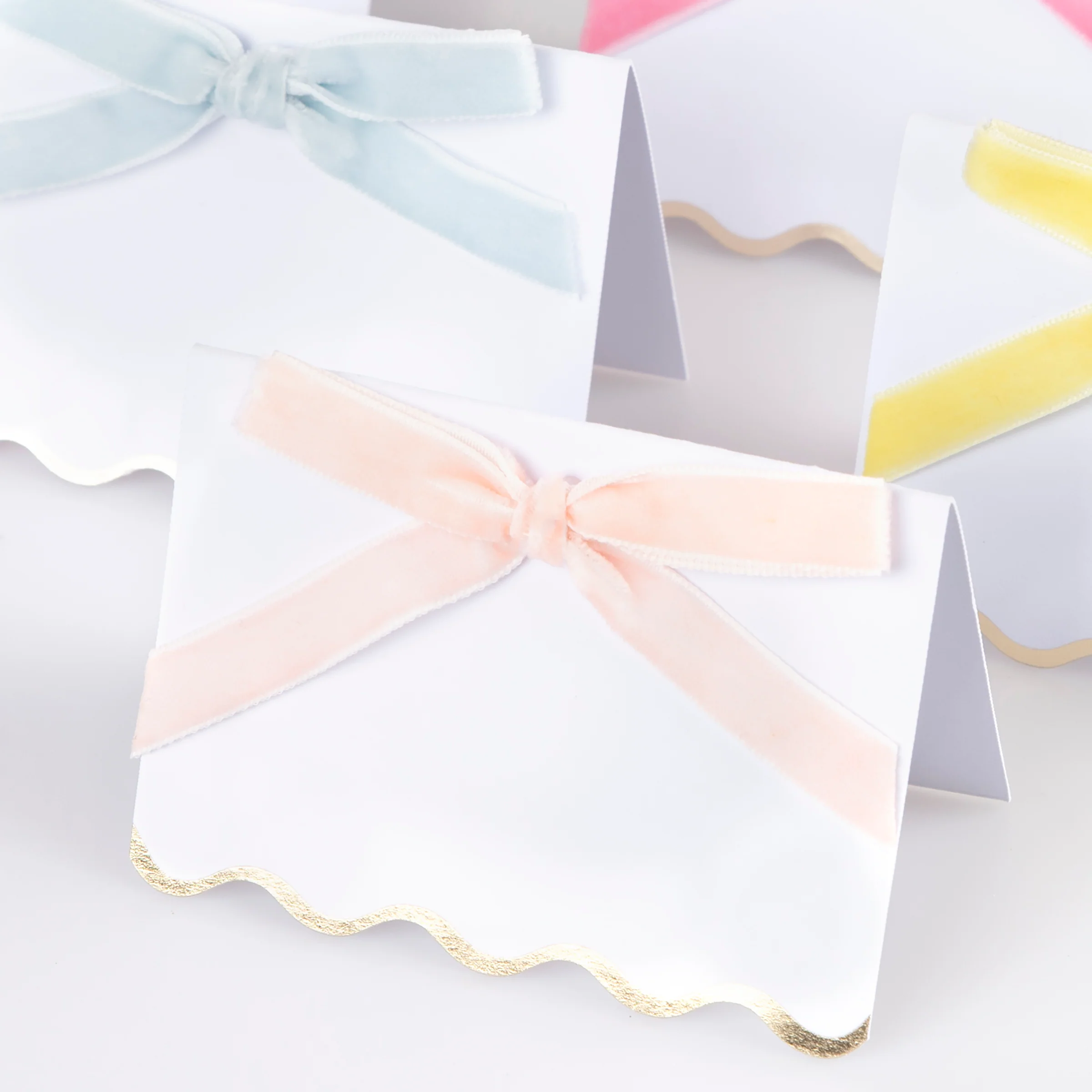 Pastel Velvet Bow Place Cards (x 6) - Image 3