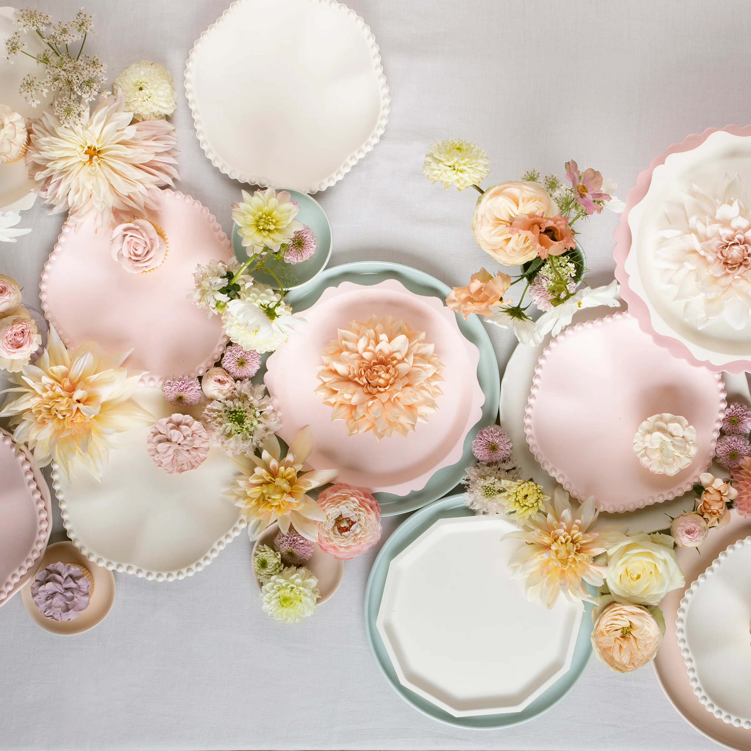 Pink Decagon Compostable Dinner Plates (x 8) - Image 2