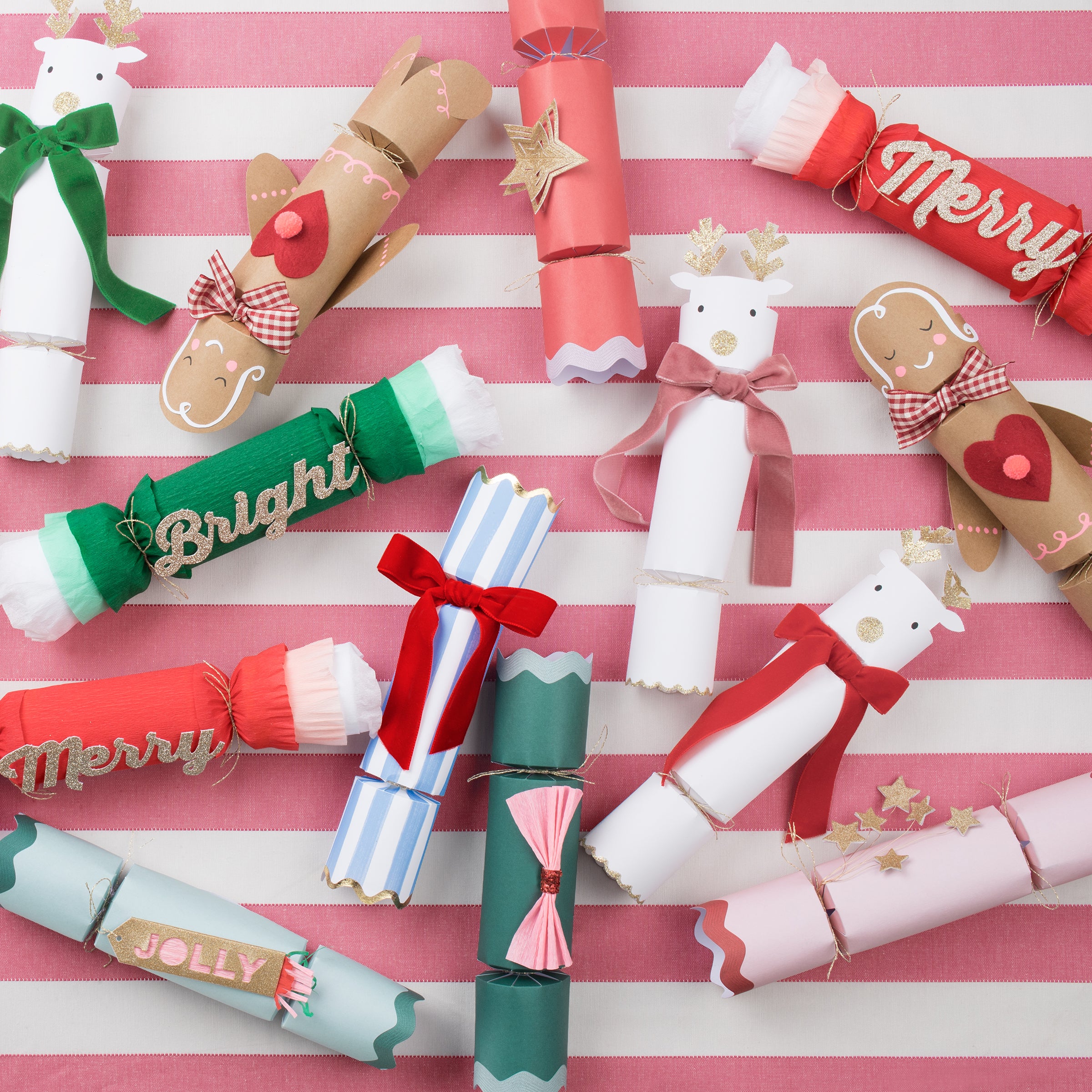 Reindeer With Velvet Bows Crackers (x 6) - Image 3