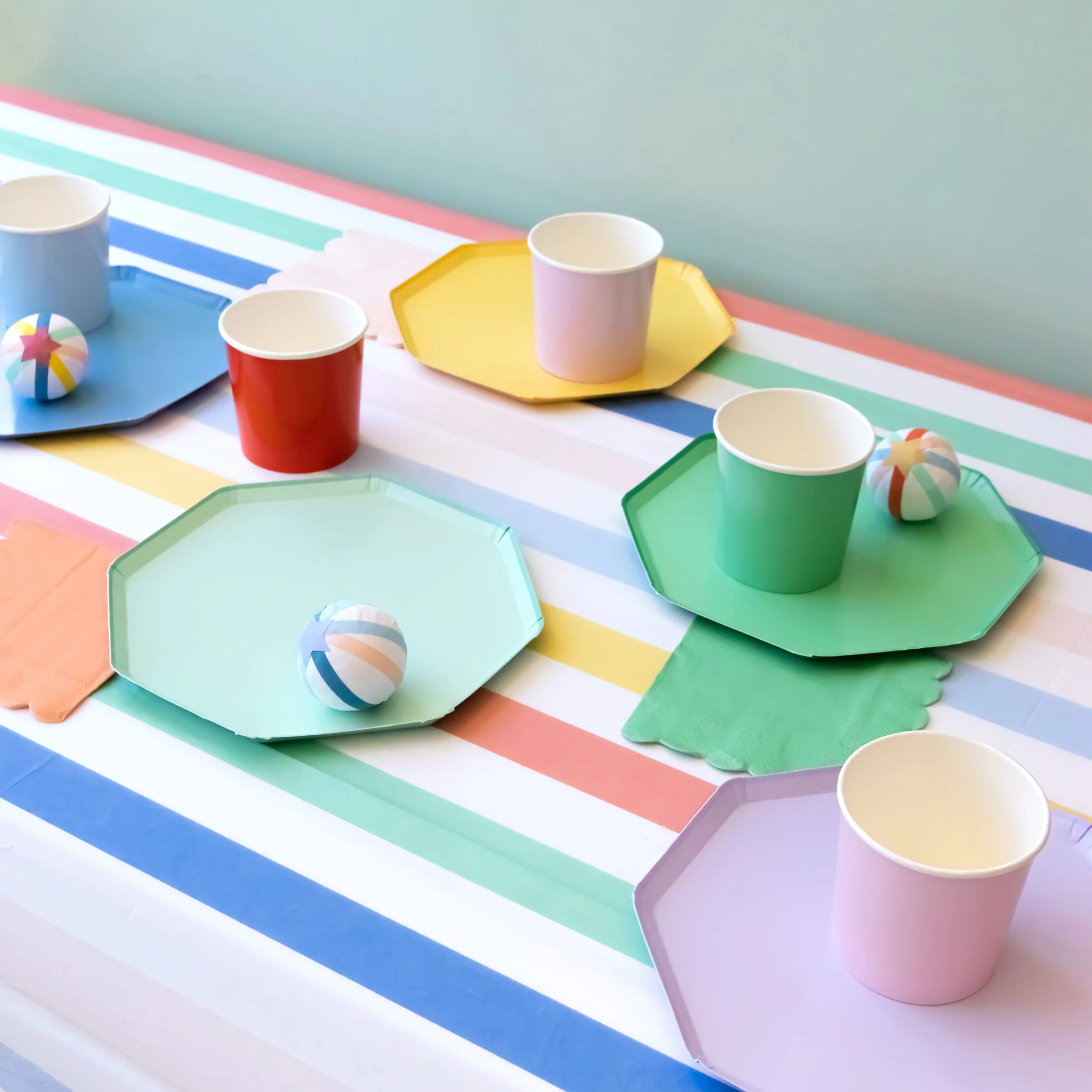 Sea Foam Green Dinner Plates (x 8) - Image 2