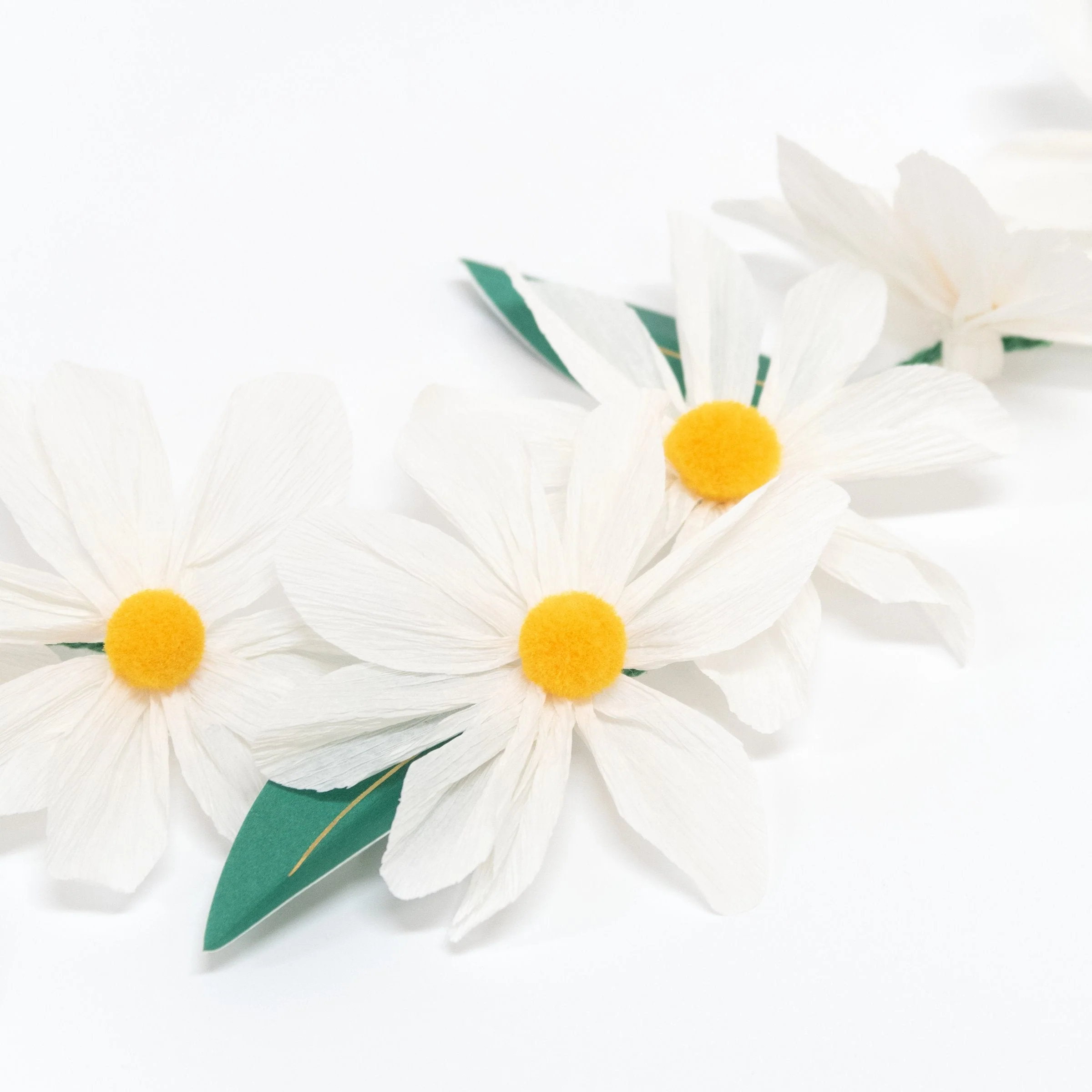 Wild Daisy Garland - Image 3